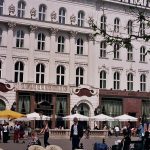 Kavárna a cukrárna Gerbeaud v Budapešti, to je pravý ráj laskomin