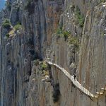 Vydejte se na nejnebezpečnější procházku na světě. Po El Caminito del Rey