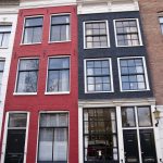 Netradiční architektura hubených domů dokládá, že ani před lety nebyla bytová situace lehká