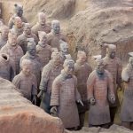 Terakotovou armádu možná pomohli postavit Evropané. Dokazují to nálezy v okolí hrobky