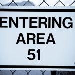 Oblast 51 stále přitahuje pozornost milovníků konspiračních teorií. Je skutečně něco, co americká vláda skrývá?