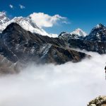 Na Mount Everestu začíná být těsno. Sváteční lezci ale často platí životem