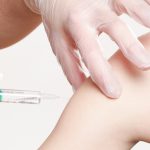 Očkování změnilo medicínu. Přesto jej dnes mnoho lidí odmítá