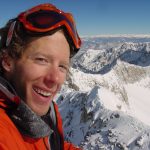 Pro záchranu života si amputoval ruku: Přežil a o svém příběhu napsal knihu