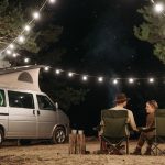 Jak oživit romantiku ve vztahu? Zkuste tyto kouzelné nápady na společné kempování