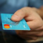 Jak chránit svou kartu a své peníze při cestování v zahraničí?