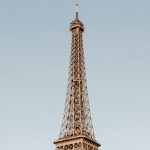 Nový zážitek na Eiffelově věži: Prošli byste se 60 metrů nad Paříží?